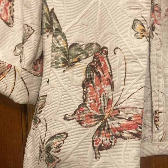 Size 6 Petite Alfred Dunner Ivory Textured Jacket with Pink Butterflies - Picture 5 of 13